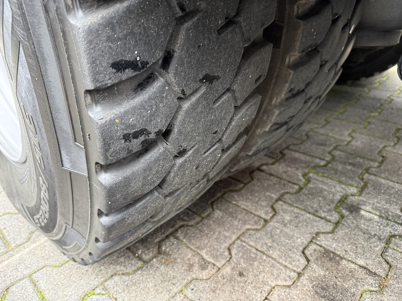 Mercedes-Benz Actros 2548 LS 6X2 Kran HMF 3220 bis 16 Meter - Auto s hydraulickou rukou, Ťahač: obrázok 4 Mercedes-Benz Actros 2548 LS 6X2 Kran HMF 3220 bis 16 Meter - Auto s hydraulickou rukou, Ťahač: obrázok 4