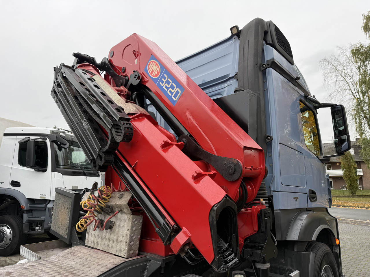 Mercedes-Benz Actros 2548 LS 6X2 Kran HMF 3220 bis 16 Meter - Auto s hydraulickou rukou, Ťahač: obrázok 2 Mercedes-Benz Actros 2548 LS 6X2 Kran HMF 3220 bis 16 Meter - Auto s hydraulickou rukou, Ťahač: obrázok 2