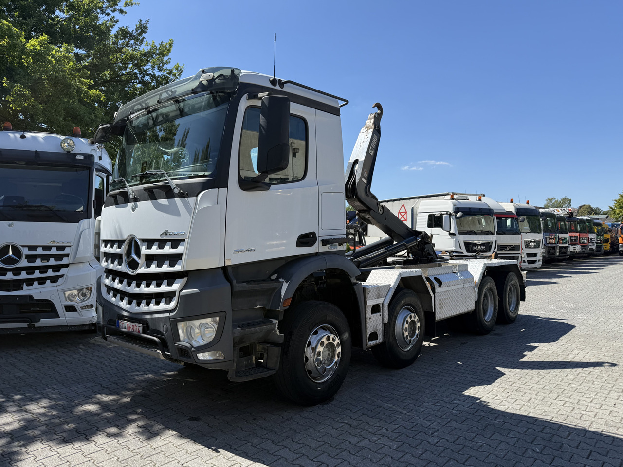 Mercedes-Benz Arocs 3245 K 8X4 Haken - Hákový nosič kontajnerov: obrázok 1 Mercedes-Benz Arocs 3245 K 8X4 Haken - Hákový nosič kontajnerov: obrázok 1