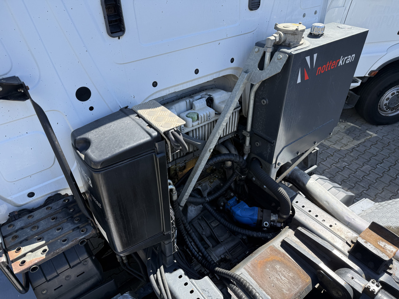Mercedes-Benz Arocs 3245 K 8X4 Haken - Hákový nosič kontajnerov: obrázok 3 Mercedes-Benz Arocs 3245 K 8X4 Haken - Hákový nosič kontajnerov: obrázok 3