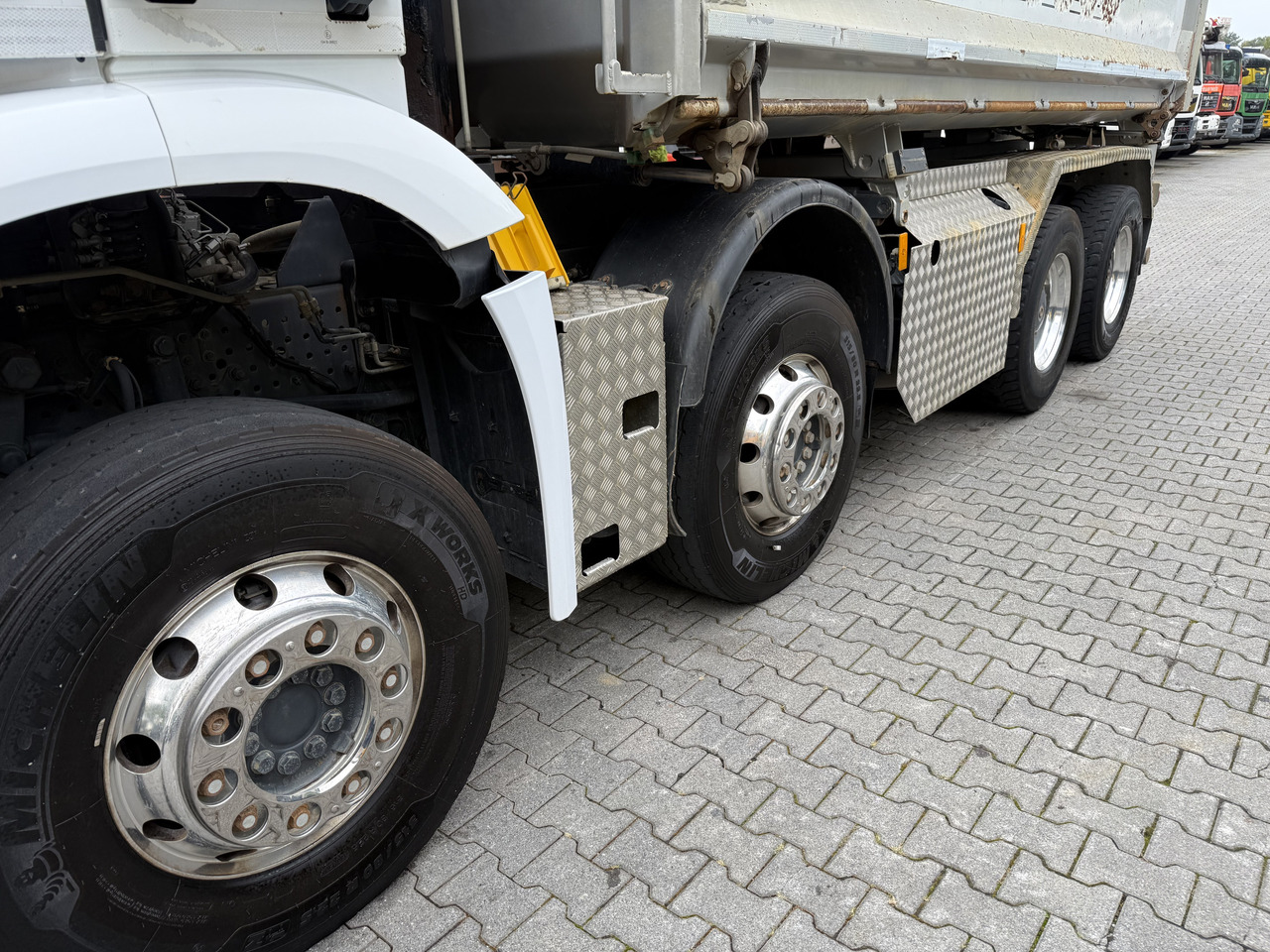 Mercedes-Benz Arocs 3245 K 8X4 - Sklápač: obrázok 4 Mercedes-Benz Arocs 3245 K 8X4 - Sklápač: obrázok 4