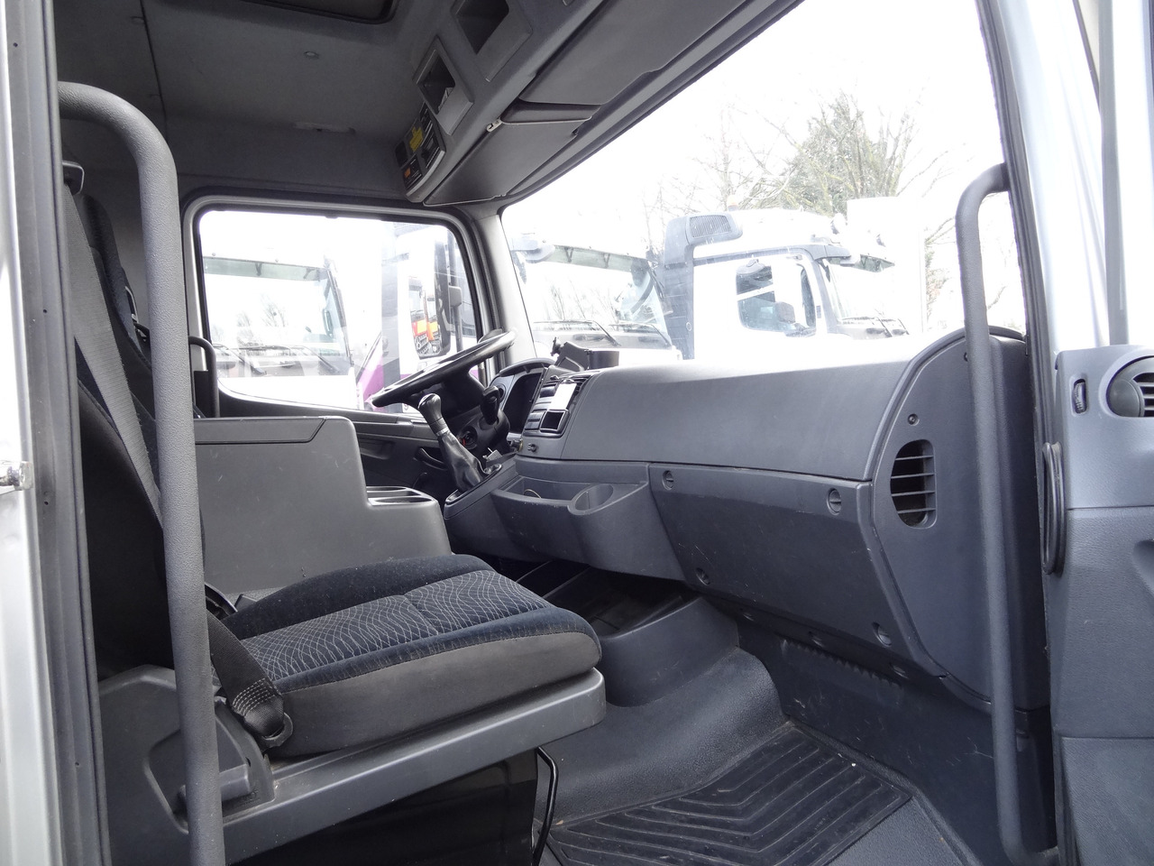 Mercedes-Benz Atego 818 Kran Palfinger 6501 - Auto s hydraulickou rukou, Valníkový/ Plošinový nákladný automobil: obrázok 4 Mercedes-Benz Atego 818 Kran Palfinger 6501 - Auto s hydraulickou rukou, Valníkový/ Plošinový nákladný automobil: obrázok 4