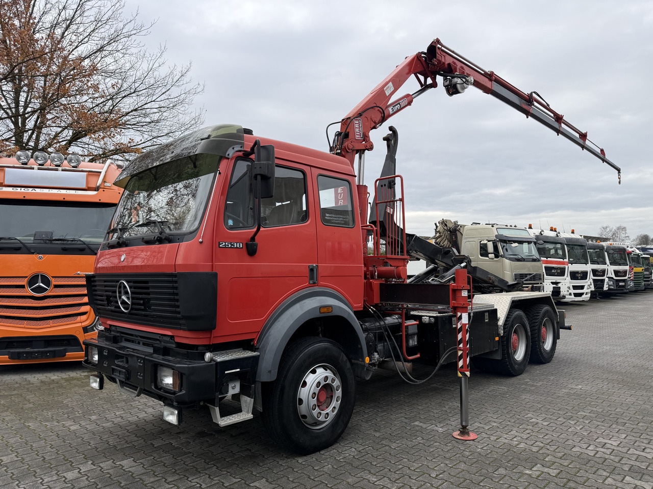 Mercedes-Benz SK 2538 6X4 Haken Kran/ Oldtimer/ Feuerwehr - Hákový nosič kontajnerov, Auto s hydraulickou rukou: obrázok 1 Mercedes-Benz SK 2538 6X4 Haken Kran/ Oldtimer/ Feuerwehr - Hákový nosič kontajnerov, Auto s hydraulickou rukou: obrázok 1