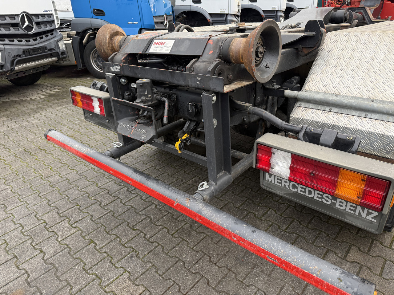 Mercedes-Benz SK 2538 6X4 Haken Kran/ Oldtimer/ Feuerwehr - Auto s hydraulickou rukou, Hákový nosič kontajnerov: obrázok 4 Mercedes-Benz SK 2538 6X4 Haken Kran/ Oldtimer/ Feuerwehr - Auto s hydraulickou rukou, Hákový nosič kontajnerov: obrázok 4