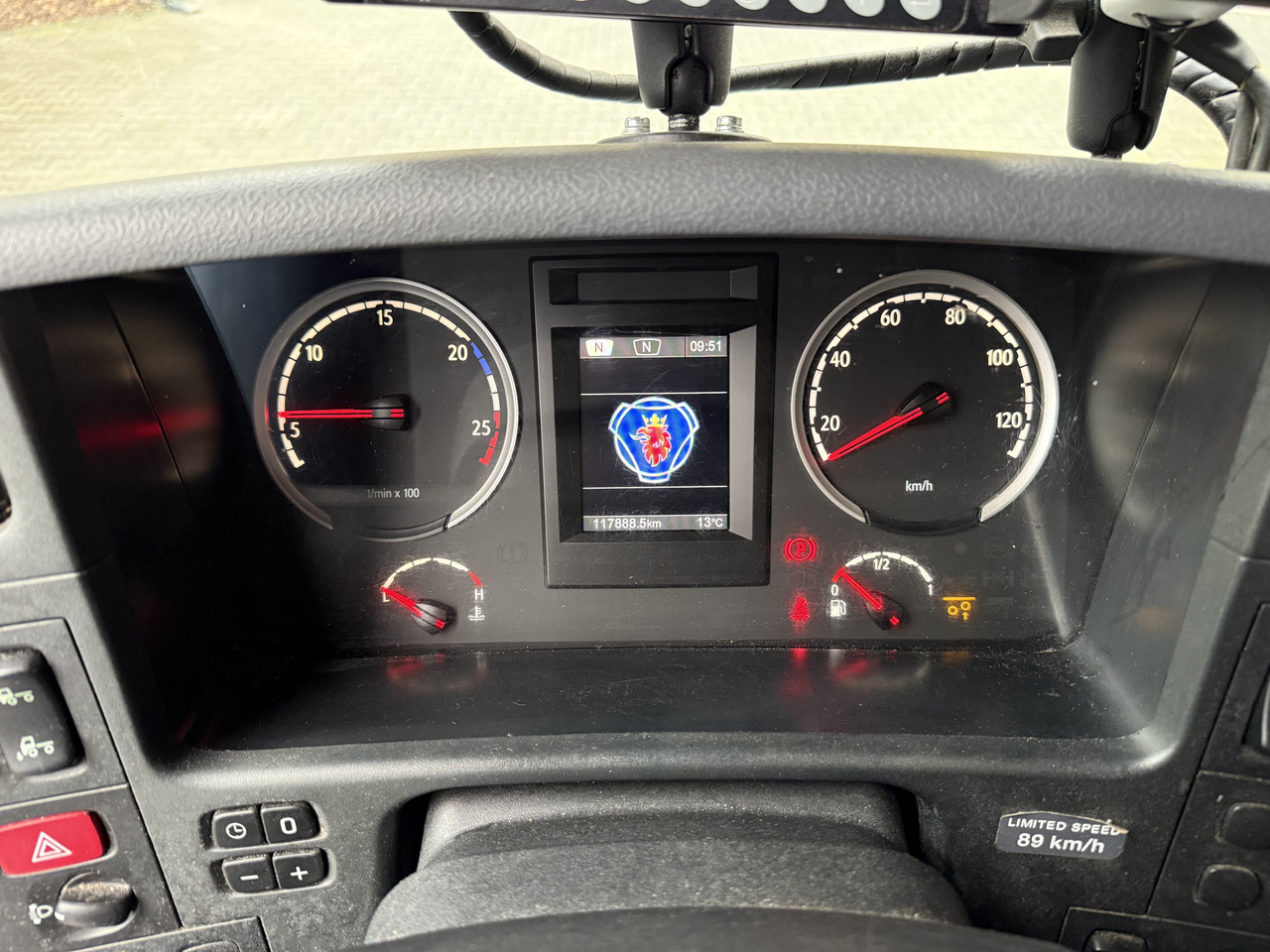 Scania P280 6X2*4 - Podvozek s kabinou: obrázok 4 Scania P280 6X2*4 - Podvozek s kabinou: obrázok 4