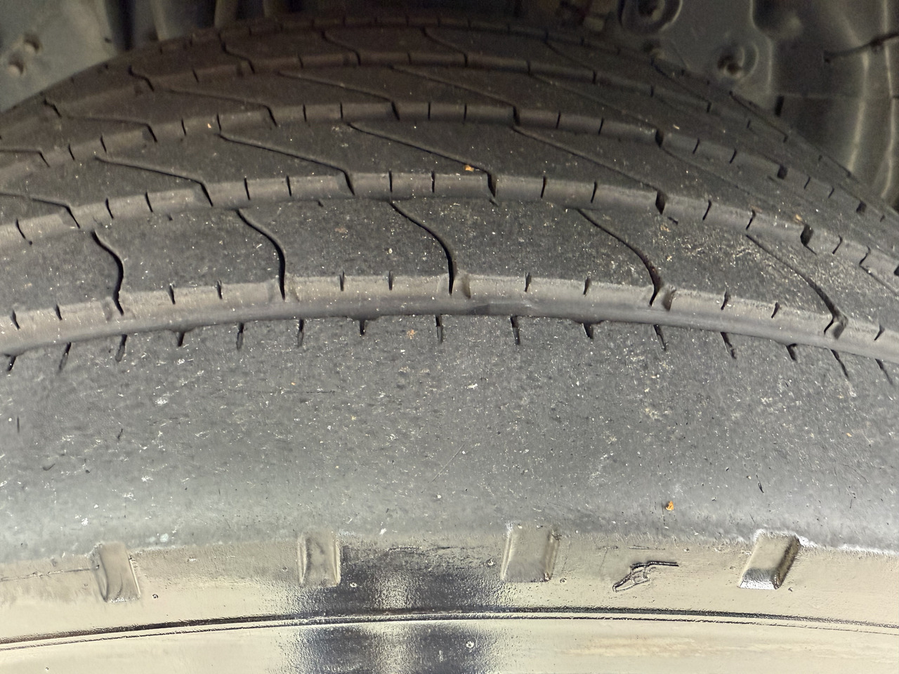 Scania P410 4X2 Palfinger PK 13001 - Valníkový/ Plošinový nákladný automobil, Auto s hydraulickou rukou: obrázok 2 Scania P410 4X2 Palfinger PK 13001 - Valníkový/ Plošinový nákladný automobil, Auto s hydraulickou rukou: obrázok 2