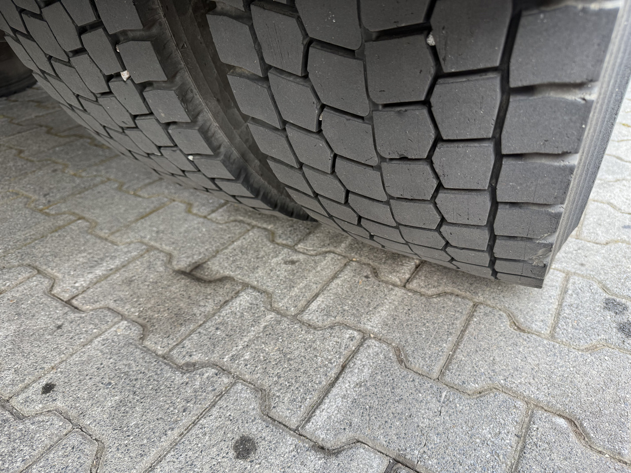Volvo FL250.18 Carrier Supra 850Mt - Chladirenské nákladné vozidlo: obrázok 3 Volvo FL250.18 Carrier Supra 850Mt - Chladirenské nákladné vozidlo: obrázok 3