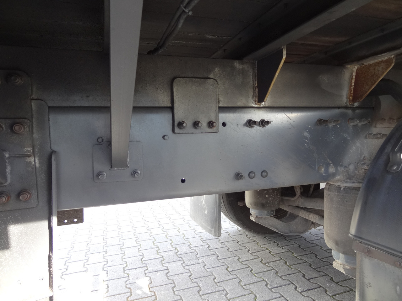 Volvo FM370 6X2*4 Kennis K14 Kran - Valníkový/ Plošinový nákladný automobil, Auto s hydraulickou rukou: obrázok 4 Volvo FM370 6X2*4 Kennis K14 Kran - Valníkový/ Plošinový nákladný automobil, Auto s hydraulickou rukou: obrázok 4