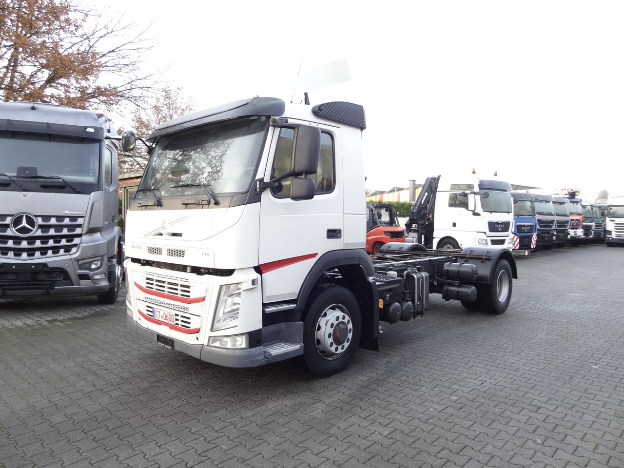Volvo FM420 4X4 X-Track - Podvozek s kabinou: obrázok 1 Volvo FM420 4X4 X-Track - Podvozek s kabinou: obrázok 1