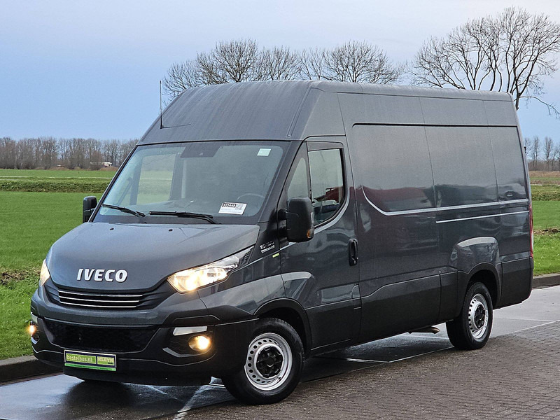 Iveco Daily 35 S 18 3.0 AUT. L2H2 - Furgon: obrázok 2 Iveco Daily 35 S 18 3.0 AUT. L2H2 - Furgon: obrázok 2