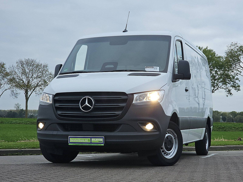 Mercedes-Benz Sprinter 315 L2H1 Mbux10 Trekhaak - Furgon: obrázok 1 Mercedes-Benz Sprinter 315 L2H1 Mbux10 Trekhaak - Furgon: obrázok 1