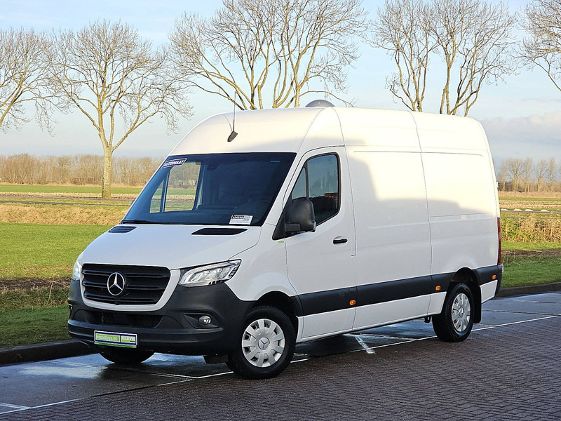 Mercedes-Benz Sprinter 317 L2H2 LED MBUX10 RWD! - Furgon: obrázok 2 Mercedes-Benz Sprinter 317 L2H2 LED MBUX10 RWD! - Furgon: obrázok 2