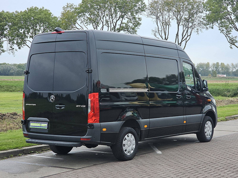 Mercedes-Benz Sprinter 317 L2H2 Mbux 360camera! - Furgon: obrázok 3 Mercedes-Benz Sprinter 317 L2H2 Mbux 360camera! - Furgon: obrázok 3