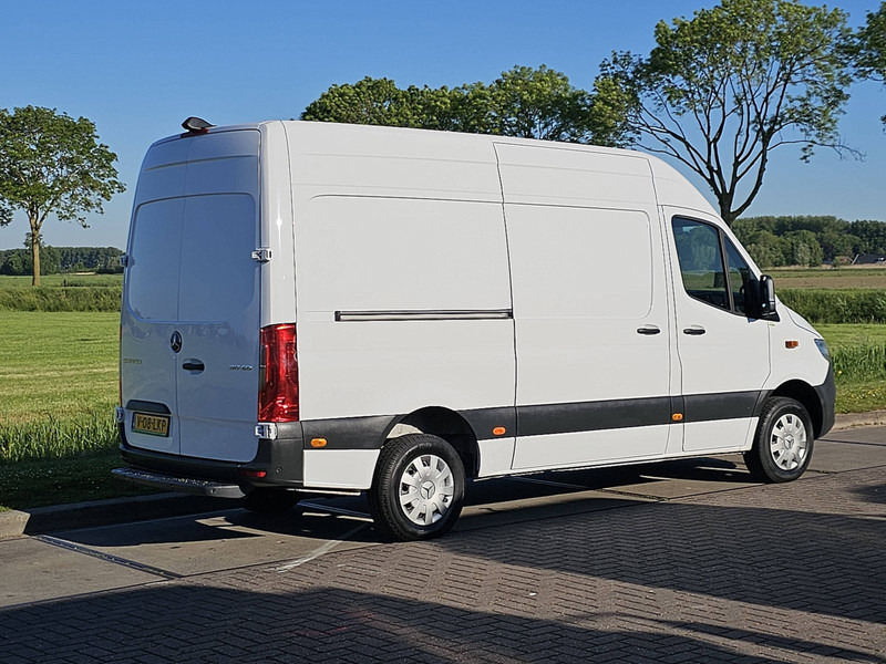 Mercedes-Benz Sprinter 317 L2H2 Navi RWD! - Furgon: obrázok 3 Mercedes-Benz Sprinter 317 L2H2 Navi RWD! - Furgon: obrázok 3