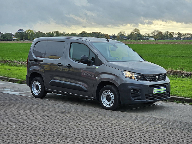 Peugeot Partner 1.5 L1H1 Navi Euro6 AC! - Dodávka skriňová nadstavba: obrázok 5 Peugeot Partner 1.5 L1H1 Navi Euro6 AC! - Dodávka skriňová nadstavba: obrázok 5