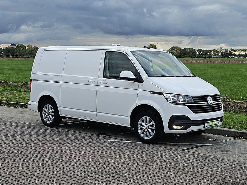 Volkswagen Transporter 2.0 TDI T6.1 L1H1 Euro6 NAP! - Malá dodávka: obrázok 5 Volkswagen Transporter 2.0 TDI T6.1 L1H1 Euro6 NAP! - Malá dodávka: obrázok 5