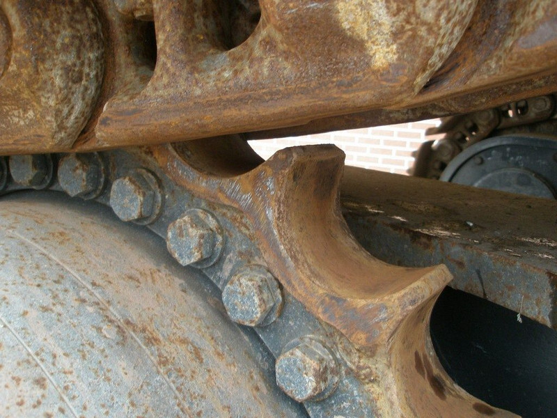 Komatsu PC 600LC-7K - Pásové rýpadlo: obrázok 5 Komatsu PC 600LC-7K - Pásové rýpadlo: obrázok 5