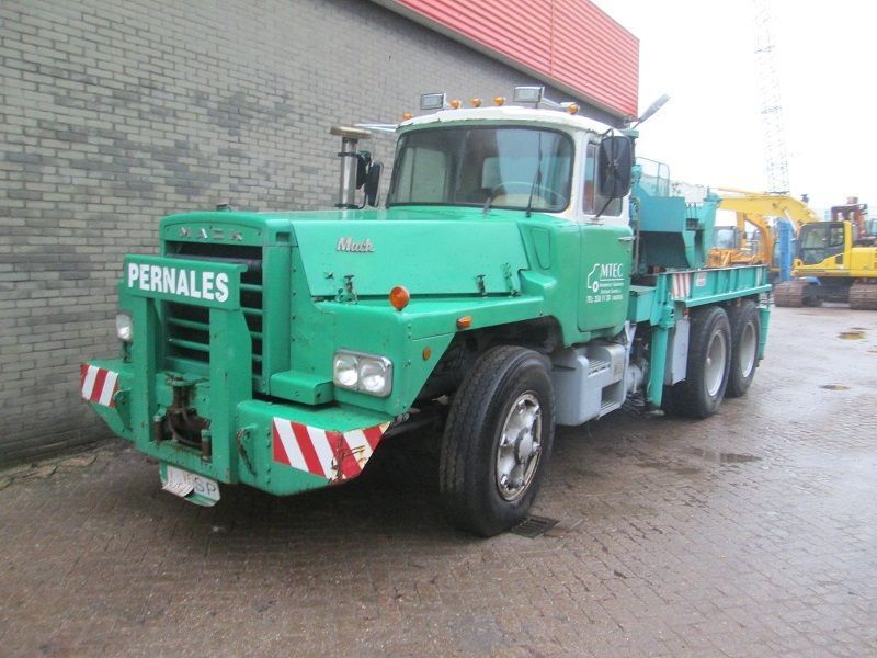 MACK DM807 - Auto s hydraulickou rukou, Autožeriav: obrázok 1 MACK DM807 - Auto s hydraulickou rukou, Autožeriav: obrázok 1