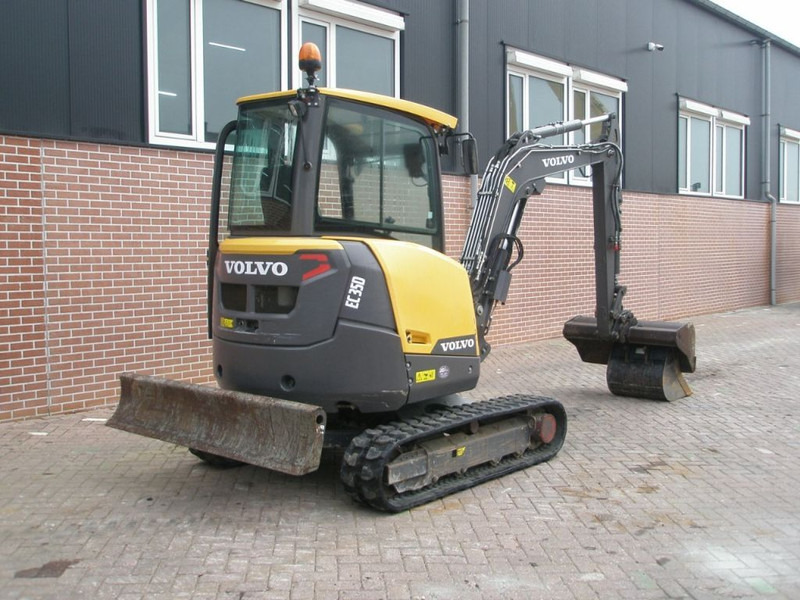 Volvo EC35D - Mini rýpadlo: obrázok 3 Volvo EC35D - Mini rýpadlo: obrázok 3
