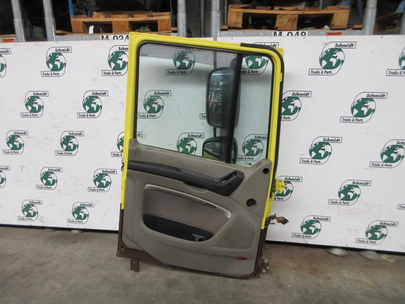 DAF 1676218 DAF105 XF DEUR MODEL 2012 LINKS KLEUR WIT ROOD ZWART BLAUW - Dvere a diely pre Nákladné auto: obrázok 2 DAF 1676218 DAF105 XF DEUR MODEL 2012 LINKS KLEUR WIT ROOD ZWART BLAUW - Dvere a diely pre Nákladné auto: obrázok 2