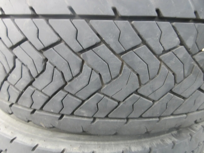 Goodyear 315/ 70 / 22.5 VIER ACHTERBANDEN M+S STAALWIEL PROFIEL 75% - Pneumatika pre Nákladné auto: obrázok 4 Goodyear 315/ 70 / 22.5 VIER ACHTERBANDEN M+S STAALWIEL PROFIEL 75% - Pneumatika pre Nákladné auto: obrázok 4