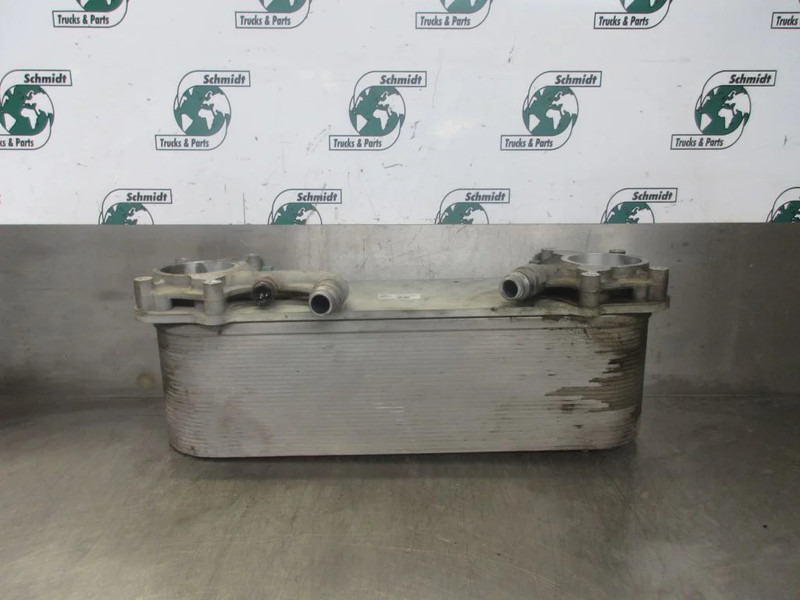 MAN 51.09500-7168 / 7196 // OLIE KOELER D 2676LF46 // 26 TGX TGS - Motor a diely pre Nákladné auto: obrázok 4 MAN 51.09500-7168 / 7196 // OLIE KOELER D 2676LF46 // 26 TGX TGS - Motor a diely pre Nákladné auto: obrázok 4