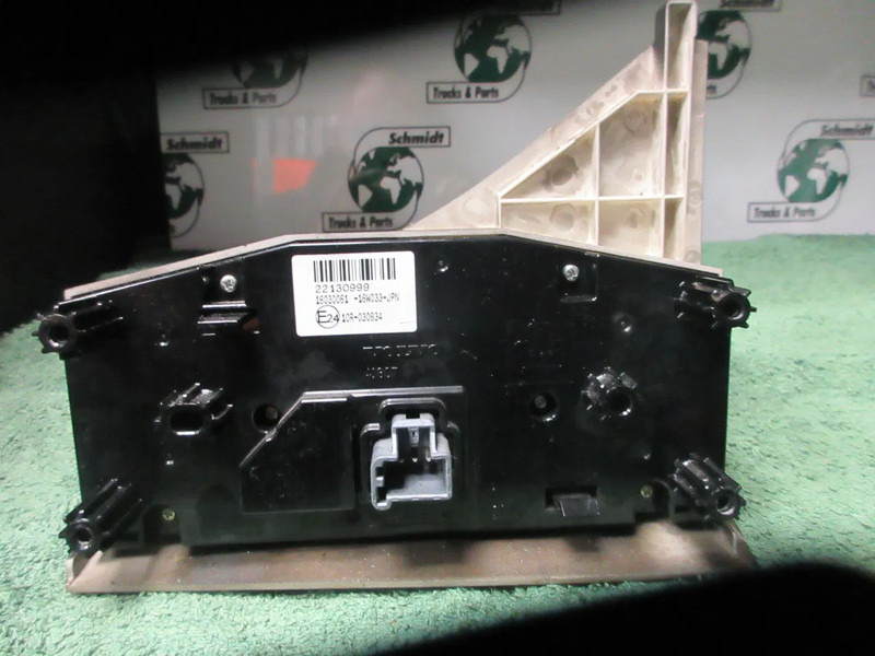 Volvo 22130999 KACHEL BEDIENING VOLVO FH 500 MODEL 2021 - Elektrický systém pre Nákladné auto: obrázok 3 Volvo 22130999 KACHEL BEDIENING VOLVO FH 500 MODEL 2021 - Elektrický systém pre Nákladné auto: obrázok 3