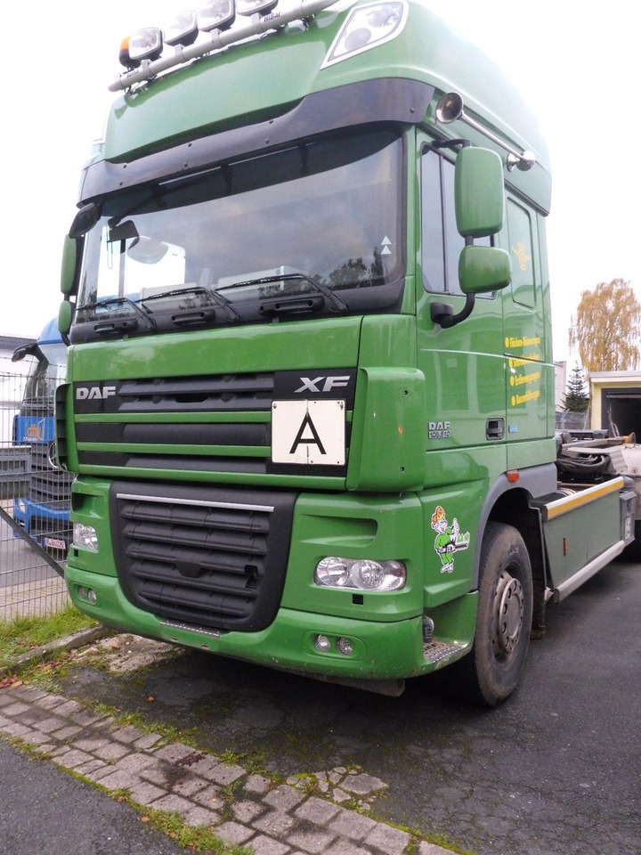 DAF XF 510 aus Werkverkehr 6 x 2 510PS Top-Zustan - Hákový nosič kontajnerov: obrázok 2 DAF XF 510 aus Werkverkehr 6 x 2 510PS Top-Zustan - Hákový nosič kontajnerov: obrázok 2
