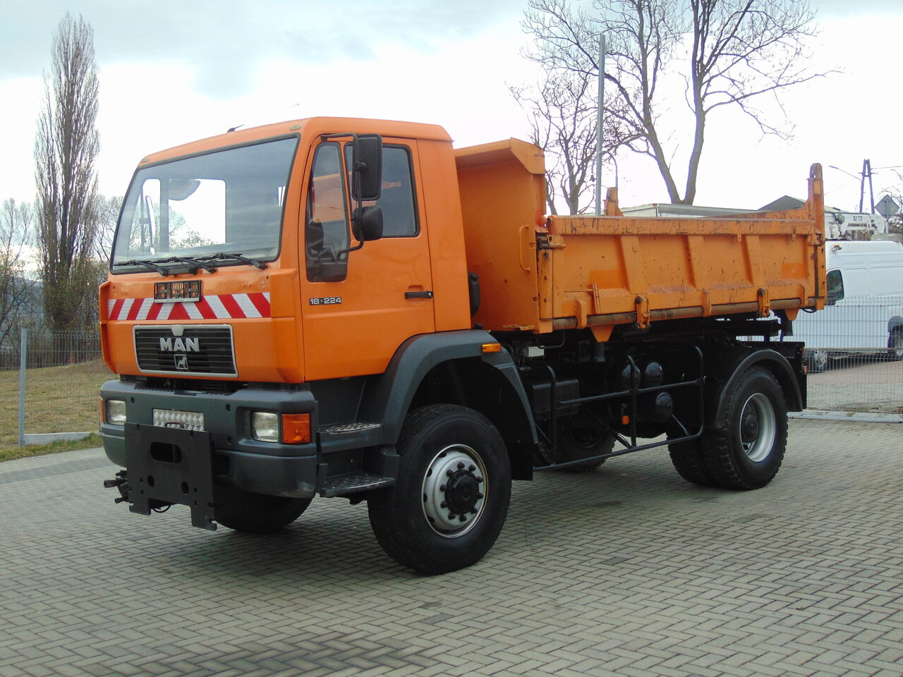 MAN 18-224 4x4 KIPER - Sklápač: obrázok 1 MAN 18-224 4x4 KIPER - Sklápač: obrázok 1