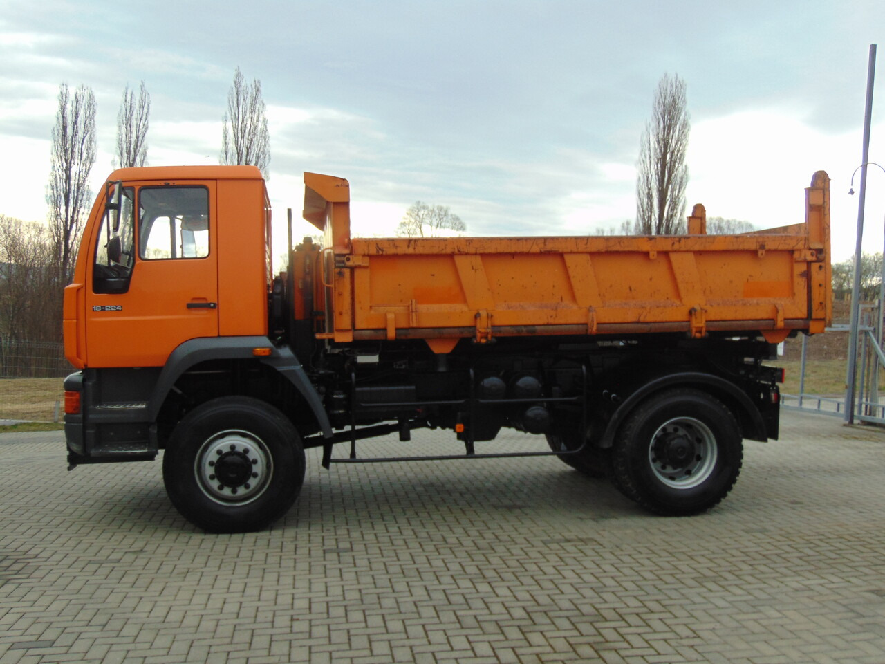 MAN 18-224 4x4 KIPER - Sklápač: obrázok 5 MAN 18-224 4x4 KIPER - Sklápač: obrázok 5