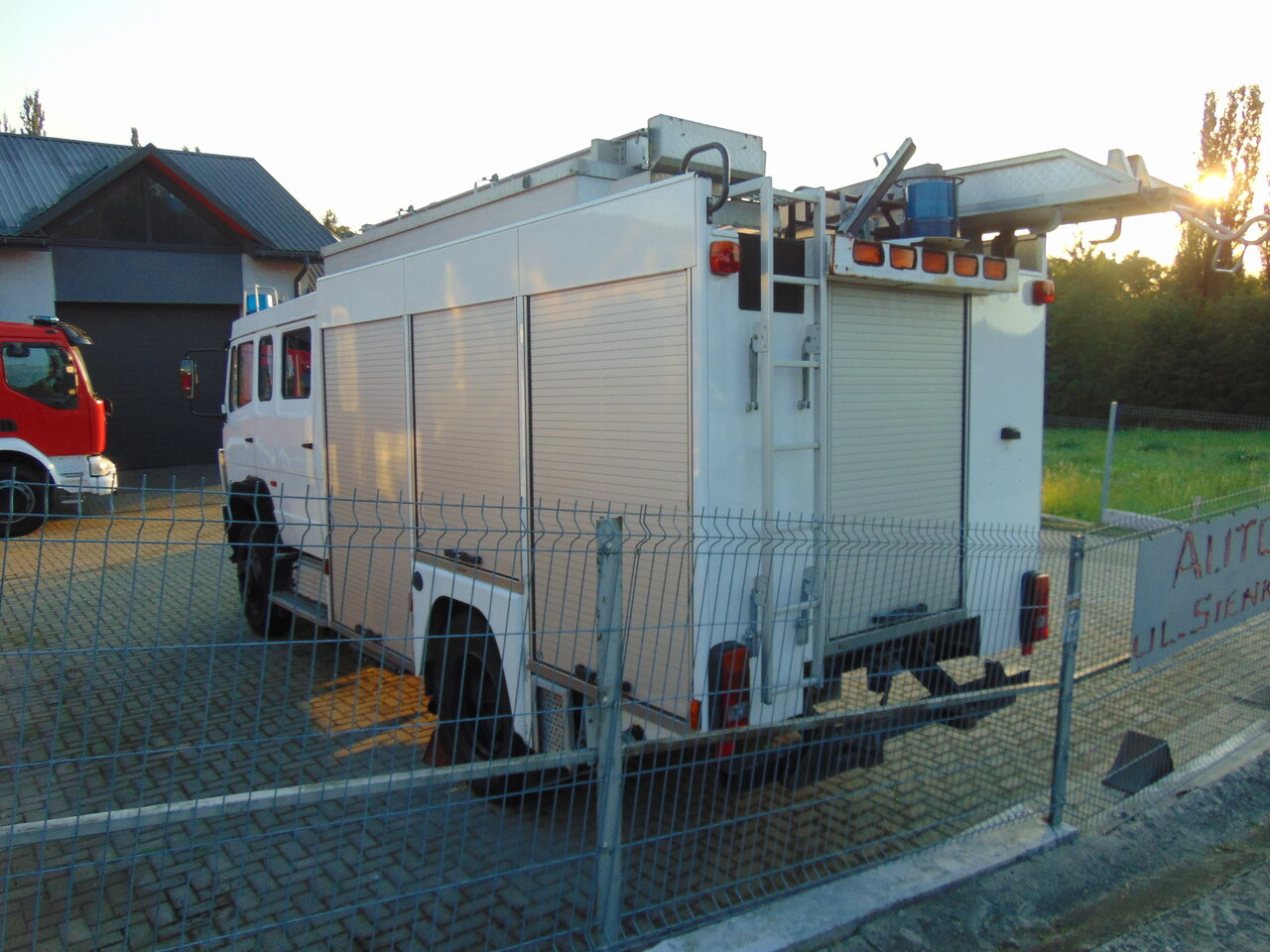 MERCEDES-BENZ 1124AF 4x4 MAGIRUS - Hasičské vozidlo: obrázok 3 MERCEDES-BENZ 1124AF 4x4 MAGIRUS - Hasičské vozidlo: obrázok 3