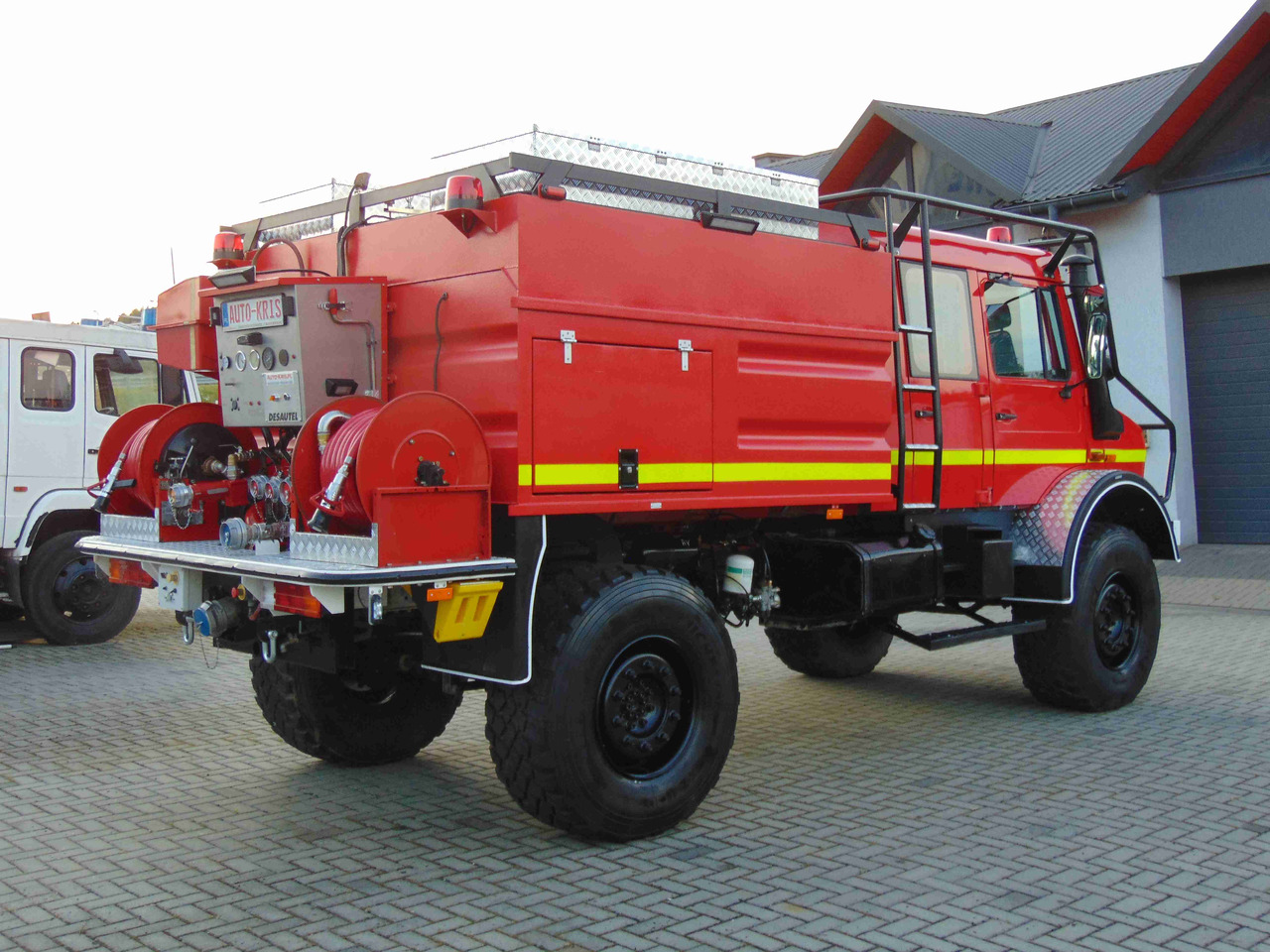 MERCEDES-BENZ Unimog U5000 4x4 DESAUTEL - 5000 WATER !!! - Hasičské vozidlo: obrázok 4 MERCEDES-BENZ Unimog U5000 4x4 DESAUTEL - 5000 WATER !!! - Hasičské vozidlo: obrázok 4