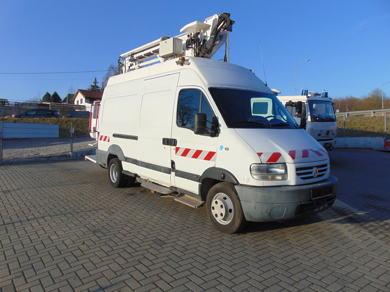 RENAULT Mascott 2,8dCi 110 L2H3 France Elevateur 152TTF 162TTF - Pracovná plošina: obrázok 2 RENAULT Mascott 2,8dCi 110 L2H3 France Elevateur 152TTF 162TTF - Pracovná plošina: obrázok 2