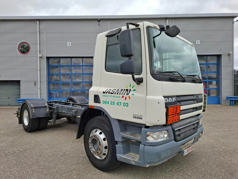 DAF CF75-250 / ADR / ONLY:320740 KM / PTO / INLINER / ALCOA / GOOD CONDITION / MANUAL / EURO-5 / 2011 - Podvozek s kabinou: obrázok 2 DAF CF75-250 / ADR / ONLY:320740 KM / PTO / INLINER / ALCOA / GOOD CONDITION / MANUAL / EURO-5 / 2011 - Podvozek s kabinou: obrázok 2