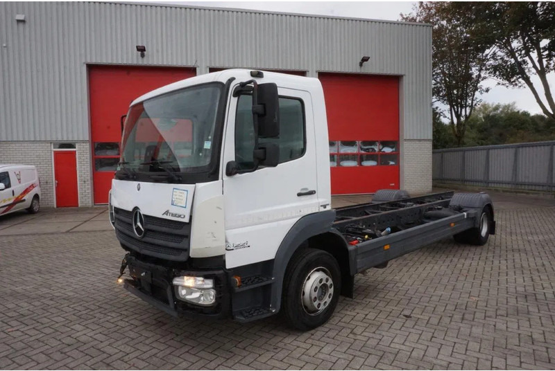 Mercedes-Benz ATEGO 1221 / ENGINE RUNNING / ONLY:253095 KM / AUTOMATIC / EURO-6 / 2017 - Podvozek s kabinou: obrázok 1 Mercedes-Benz ATEGO 1221 / ENGINE RUNNING / ONLY:253095 KM / AUTOMATIC / EURO-6 / 2017 - Podvozek s kabinou: obrázok 1