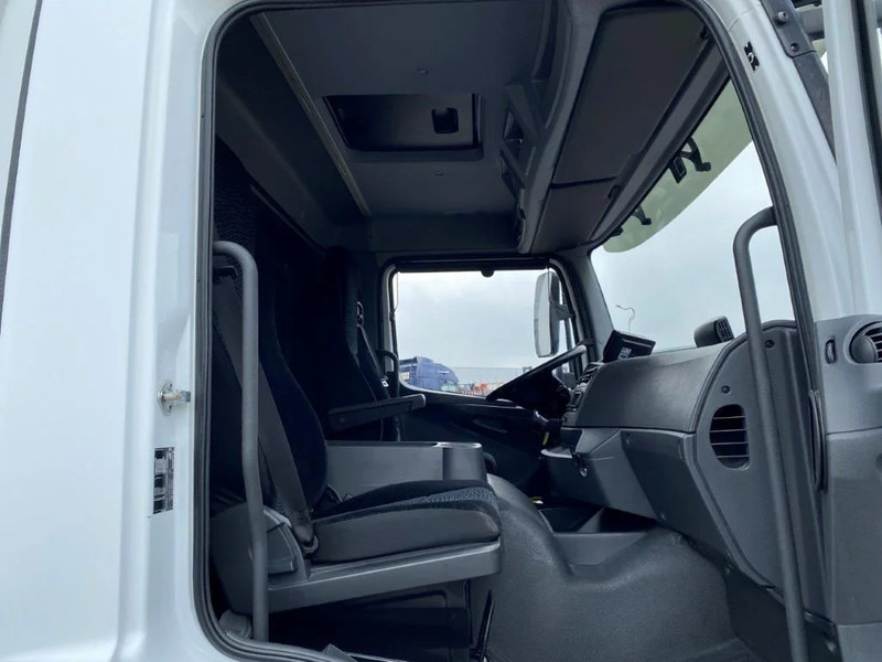 Skříňový nákladní auto Mercedes-Benz ATEGO 1624 / AUTOMATIC / CLOSED BOX / SIDE DOORS / AIRCO / LWDS / FCW / EURO-6 / 2016: obrázok 20 Skříňový nákladní auto Mercedes-Benz ATEGO 1624 / AUTOMATIC / CLOSED BOX / SIDE DOORS / AIRCO / LWDS / FCW / EURO-6 / 2016: obrázok 20