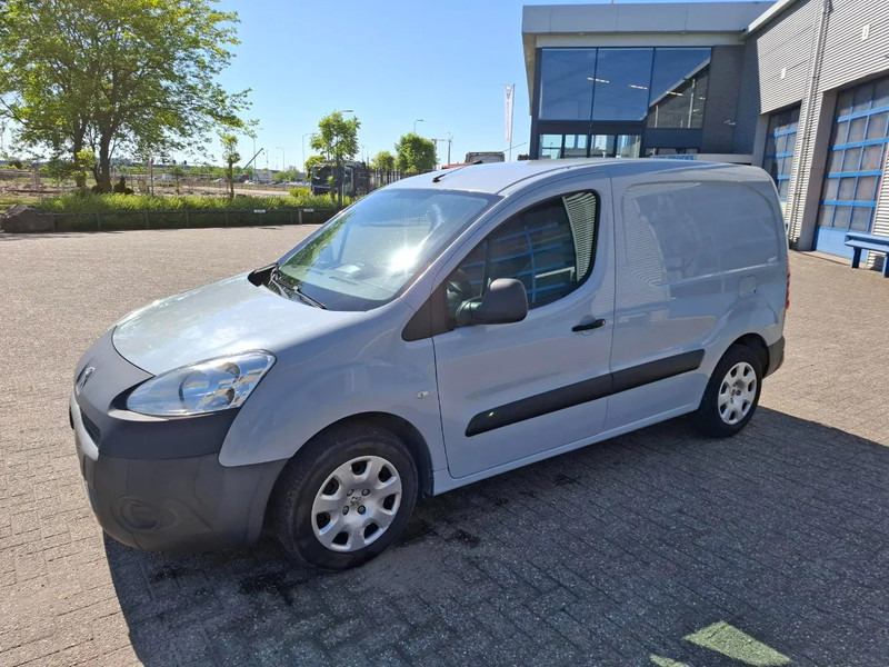 Peugeot Partner 1.6 HDI / TUV:12-01-2026 / AIRCO / CLOSED BOX / MANUAL / EURO-5 b / 2015 - Malá dodávka: obrázok 1 Peugeot Partner 1.6 HDI / TUV:12-01-2026 / AIRCO / CLOSED BOX / MANUAL / EURO-5 b / 2015 - Malá dodávka: obrázok 1