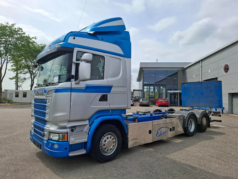 Scania R580 V8 / RETARDER / LIFT+LENKACHSE / FULL-AIR / PLATFORM 2000 KG / LEATHER / AIRCO / AUTOMATIC / EURO-6 / 2015 - Podvozek s kabinou: obrázok 1 Scania R580 V8 / RETARDER / LIFT+LENKACHSE / FULL-AIR / PLATFORM 2000 KG / LEATHER / AIRCO / AUTOMATIC / EURO-6 / 2015 - Podvozek s kabinou: obrázok 1