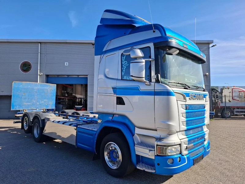 Scania R580 V8 / RETARDER / LIFT+LENKACHSE / FULL-AIR / PLATFORM 2000 KG / LEATHER / AIRCO / AUTOMATIC / EURO-6 / 2015 - Podvozek s kabinou: obrázok 2 Scania R580 V8 / RETARDER / LIFT+LENKACHSE / FULL-AIR / PLATFORM 2000 KG / LEATHER / AIRCO / AUTOMATIC / EURO-6 / 2015 - Podvozek s kabinou: obrázok 2