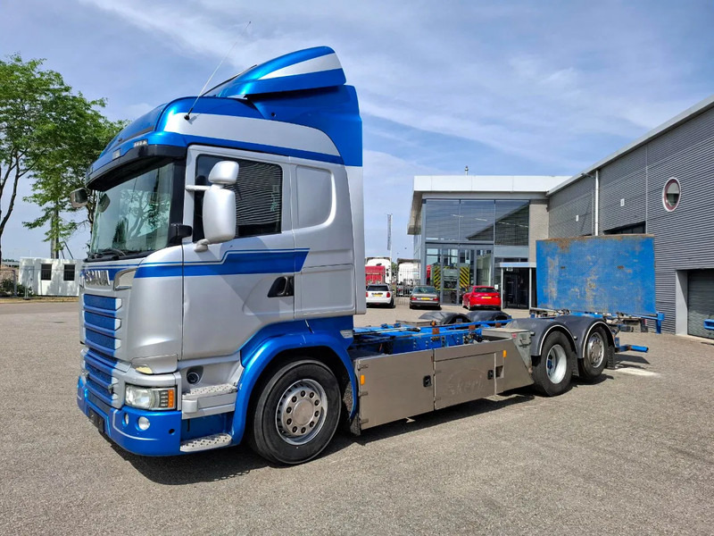 Scania R580 V8 / RETARDER / LIFT+LENKACHSE / FULL-AIR / PLATFORM 2000 KG / NAVI / LEATHER / AIRCO / AUTOMATIC / EURO-6 / 2014 - Podvozek s kabinou: obrázok 1 Scania R580 V8 / RETARDER / LIFT+LENKACHSE / FULL-AIR / PLATFORM 2000 KG / NAVI / LEATHER / AIRCO / AUTOMATIC / EURO-6 / 2014 - Podvozek s kabinou: obrázok 1