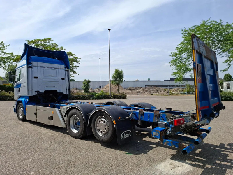 Scania R580 V8 / RETARDER / LIFT+LENKACHSE / FULL-AIR / PLATFORM 2000 KG / NAVI / LEATHER / AIRCO / AUTOMATIC / EURO-6 / 2014 - Podvozek s kabinou: obrázok 3 Scania R580 V8 / RETARDER / LIFT+LENKACHSE / FULL-AIR / PLATFORM 2000 KG / NAVI / LEATHER / AIRCO / AUTOMATIC / EURO-6 / 2014 - Podvozek s kabinou: obrázok 3