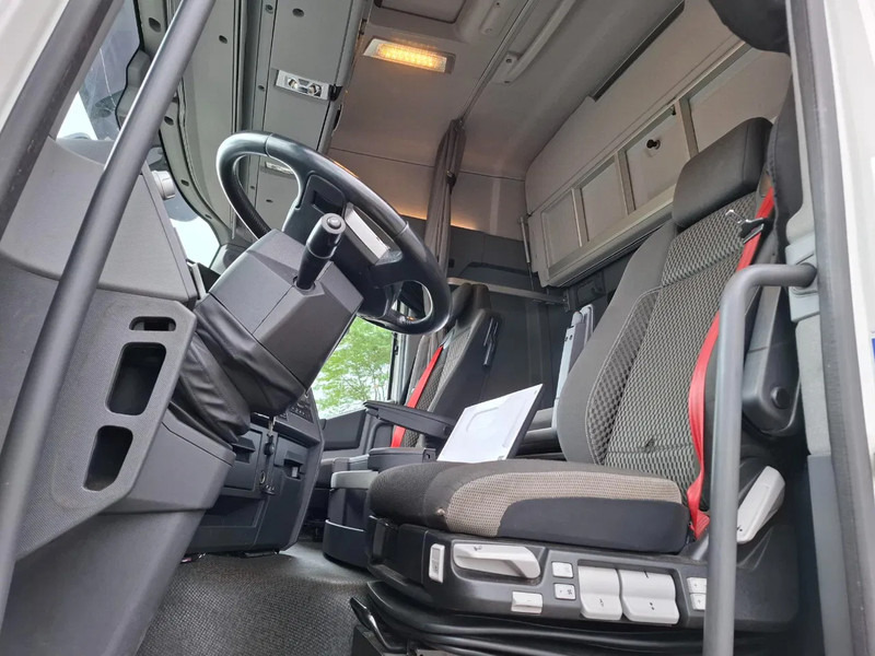 Ťahač Renault T460 Comfort / CLEAN NL TRUCK / TUV:12-02-2026 / DOUBLE TANK / ACC / LWDS / FRIDGE / 2XBED / AUTOMATIC / EURO-6 / 2019: obrázok 10