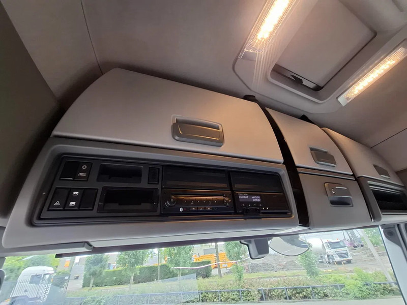 Ťahač Renault T460 Comfort / CLEAN NL TRUCK / TUV:12-02-2026 / DOUBLE TANK / ACC / LWDS / FRIDGE / 2XBED / AUTOMATIC / EURO-6 / 2019: obrázok 17