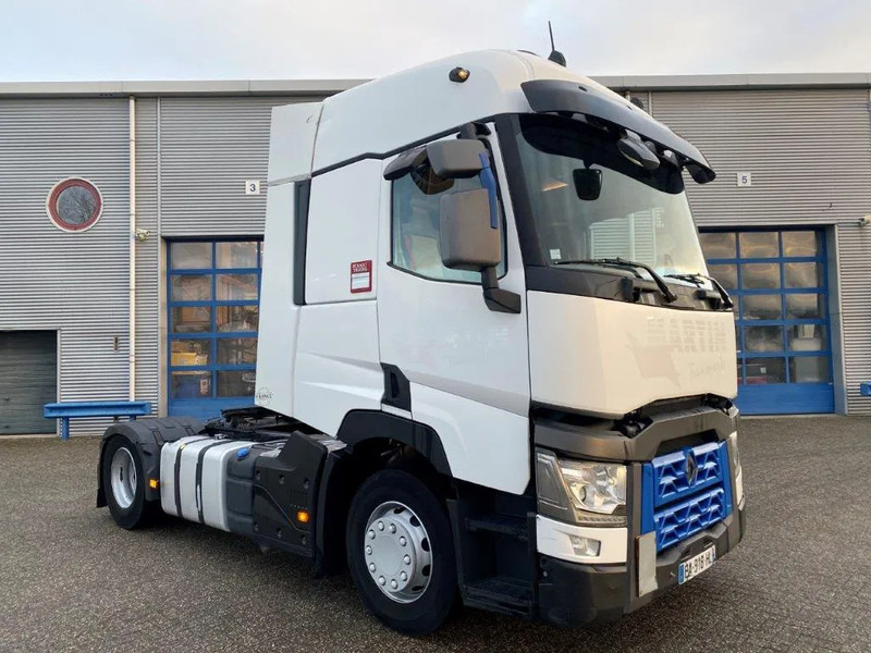Renault T480 COMFORT / DOUBLE TANK / LWDS / AIRCO / 2XBED / AUTOMATIC / EURO-6 / 2016 - Ťahač: obrázok 2 Renault T480 COMFORT / DOUBLE TANK / LWDS / AIRCO / 2XBED / AUTOMATIC / EURO-6 / 2016 - Ťahač: obrázok 2