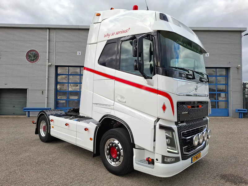 Volvo FH4-460 / CLEAN NL TRUCK / VEB+ / ADR / ACC / LWDS / DAS / DOUBLE TANK / LEATHER / FRIDGE / ALCOA / EURO-6 / 2016 - Ťahač: obrázok 2 Volvo FH4-460 / CLEAN NL TRUCK / VEB+ / ADR / ACC / LWDS / DAS / DOUBLE TANK / LEATHER / FRIDGE / ALCOA / EURO-6 / 2016 - Ťahač: obrázok 2