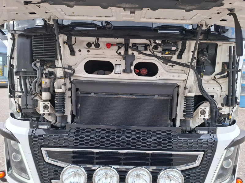 Ťahač Volvo FH4-460 / CLEAN NL TRUCK / VEB+ / ADR / ACC / LWDS / DAS / DOUBLE TANK / LEATHER / FRIDGE / ALCOA / EURO-6 / 2016: obrázok 7 Ťahač Volvo FH4-460 / CLEAN NL TRUCK / VEB+ / ADR / ACC / LWDS / DAS / DOUBLE TANK / LEATHER / FRIDGE / ALCOA / EURO-6 / 2016: obrázok 7