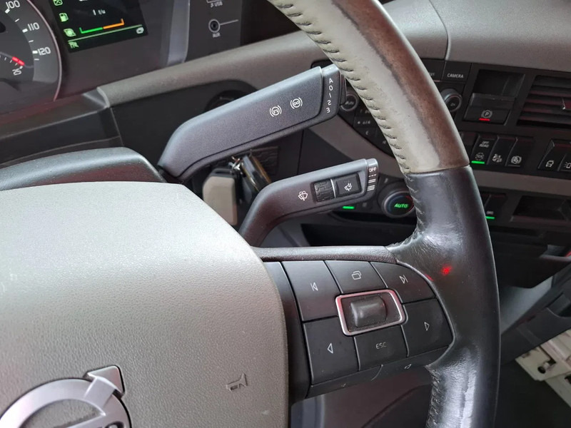 Ťahač Volvo FH4-460 / CLEAN NL TRUCK / VEB+ / ADR / ACC / LWDS / DAS / DOUBLE TANK / LEATHER / FRIDGE / ALCOA / EURO-6 / 2016: obrázok 15 Ťahač Volvo FH4-460 / CLEAN NL TRUCK / VEB+ / ADR / ACC / LWDS / DAS / DOUBLE TANK / LEATHER / FRIDGE / ALCOA / EURO-6 / 2016: obrázok 15