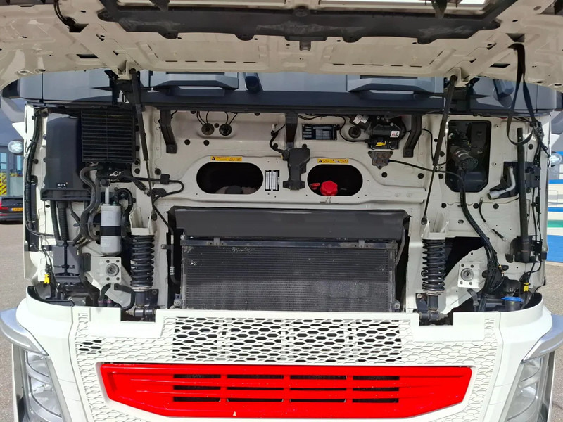 Ťahač Volvo FH4-460 / VEB+ / HYDRAULICS / GEN2 V2 SMART TACHO / LWDS / SIDESKIRTS / FRIDGE / EURO-6 / 2018: obrázok 7 Ťahač Volvo FH4-460 / VEB+ / HYDRAULICS / GEN2 V2 SMART TACHO / LWDS / SIDESKIRTS / FRIDGE / EURO-6 / 2018: obrázok 7