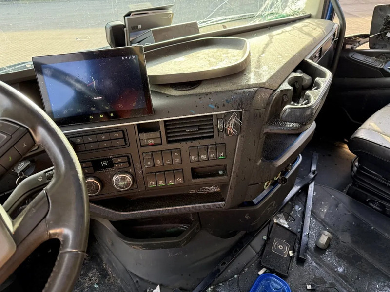 Leasing Volvo FH5-460 / ENGINE RUNING / HYDRAULICS / I-SAVE / VEB+ / ONLY:446560 KM / DOUBLE TANK / LWDS / EURO-6 / 2021 Volvo FH5-460 / ENGINE RUNING / HYDRAULICS / I-SAVE / VEB+ / ONLY:446560 KM / DOUBLE TANK / LWDS / EURO-6 / 2021: obrázok 17 Leasing Volvo FH5-460 / ENGINE RUNING / HYDRAULICS / I-SAVE / VEB+ / ONLY:446560 KM / DOUBLE TANK / LWDS / EURO-6 / 2021 Volvo FH5-460 / ENGINE RUNING / HYDRAULICS / I-SAVE / VEB+ / ONLY:446560 KM / DOUBLE TANK / LWDS / EURO-6 / 2021: obrázok 17