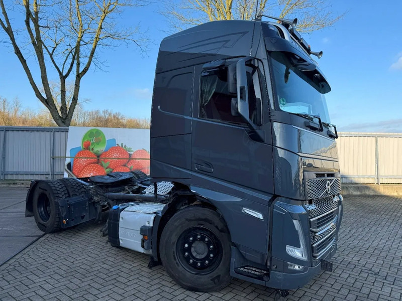 Volvo FH5-460 / VEB+ / HYDRAULICS / I-PARKCOOL / ONLY:188538 KM / FULL-AIR / ACC / LWDS / AUTOMATIC / EURO-6 / 2023 - Ťahač: obrázok 2 Volvo FH5-460 / VEB+ / HYDRAULICS / I-PARKCOOL / ONLY:188538 KM / FULL-AIR / ACC / LWDS / AUTOMATIC / EURO-6 / 2023 - Ťahač: obrázok 2